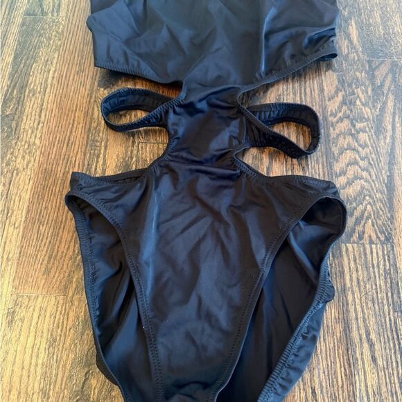 Norma Kamali One Piece Large - Picture 5 of 9